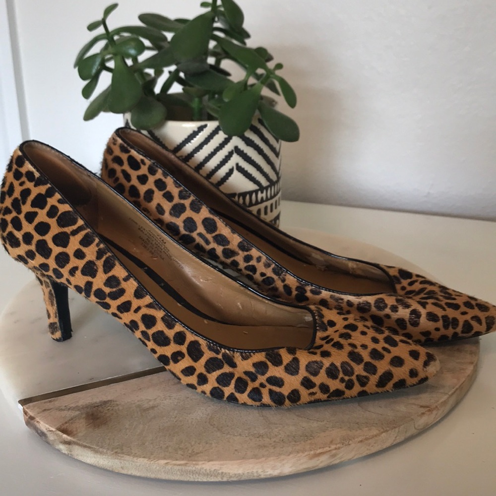 Nine West cow hair leopard pointed toe pumps